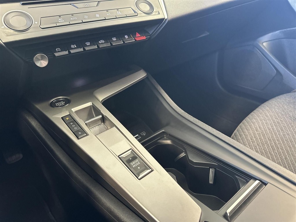 Peugeot e-308 SW EL Style 156HK Stc Aut. - Image 8