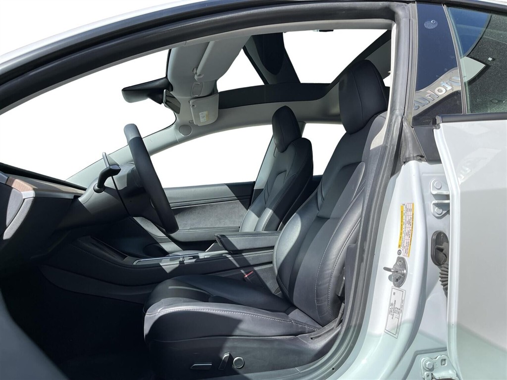 Tesla Model 3 EL Standard Range 283HK Aut. - Image 4