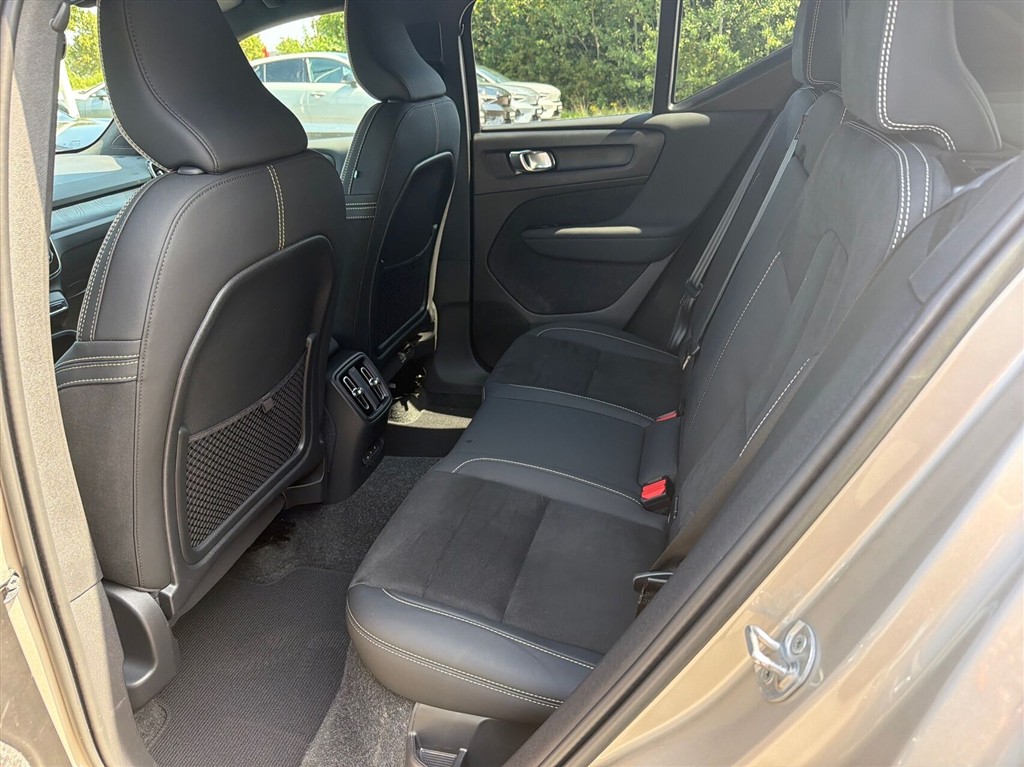 Volvo XC40 P6 Recharge Plus 231HK 5d Aut. - Image 7