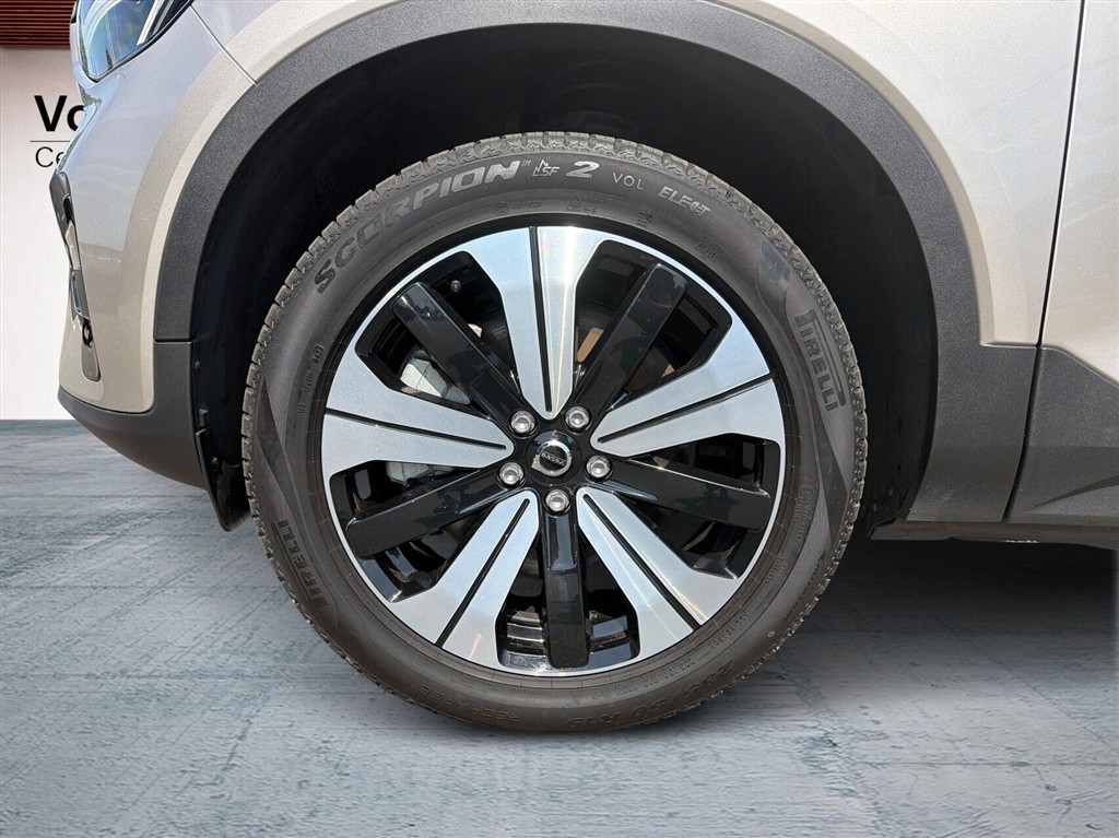 Volvo XC40 P6 Recharge Plus 231HK 5d Aut. - Image 10