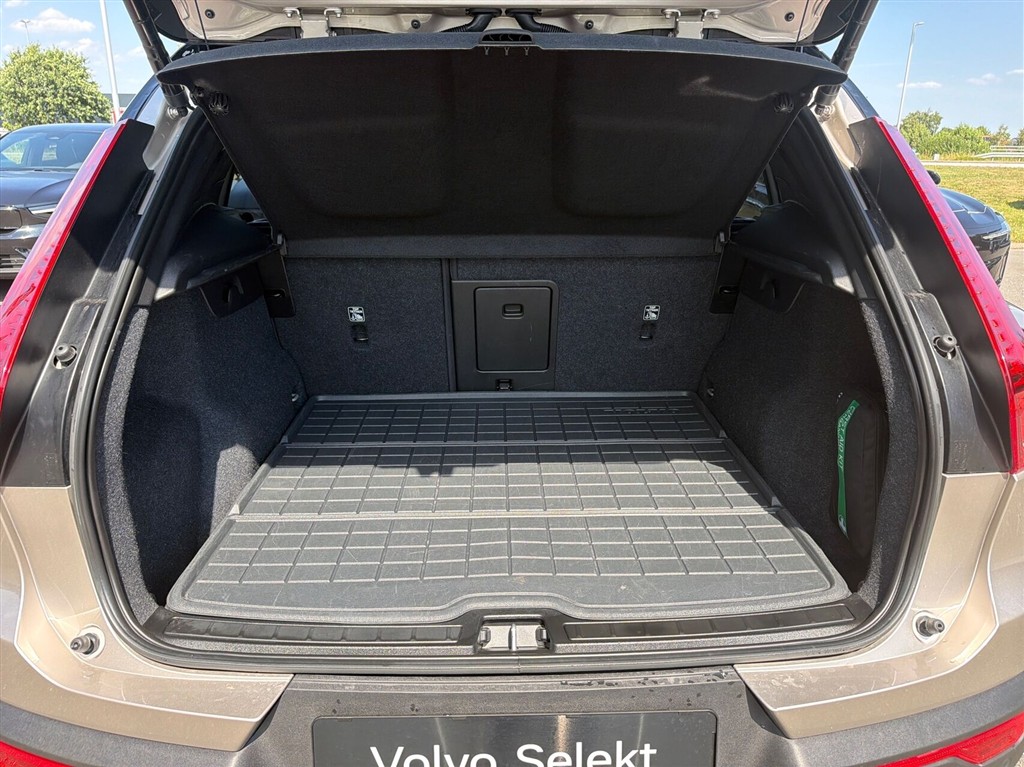 Volvo XC40 P6 Recharge Plus 231HK 5d Aut. - Image 14