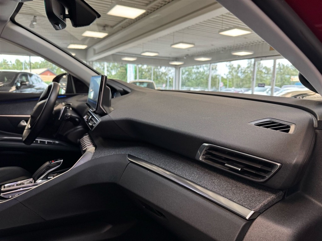 Peugeot 3008 1,6 PureTech Plugin-hybrid First Selection EAT8 225HK 5d 8g Aut. - Image 9