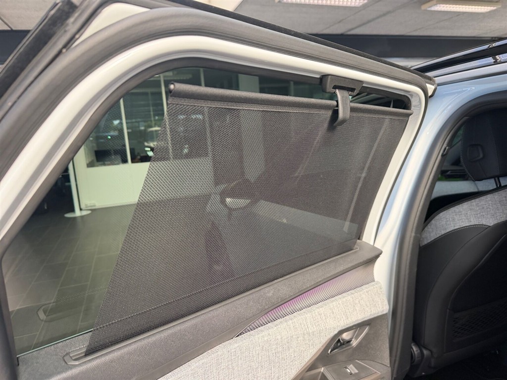 Peugeot e-5008 EL GT 210HK 5d Aut. - Image 18