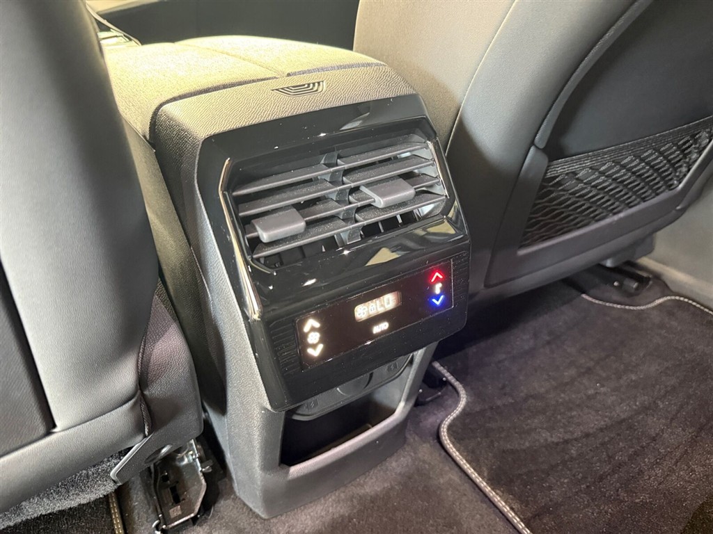 Peugeot e-5008 EL GT 210HK 5d Aut. - Image 19