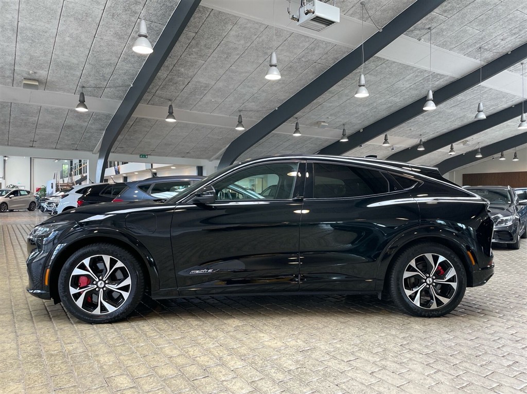 Ford Mustang Mach-E EL UR Premium 294HK 5d Aut. - Image 2