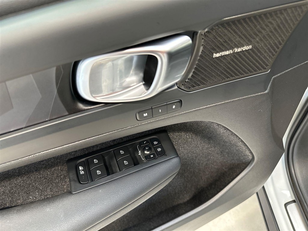 Volvo XC40 P6 Recharge Ultimate 231HK 5d Aut. - Image 16