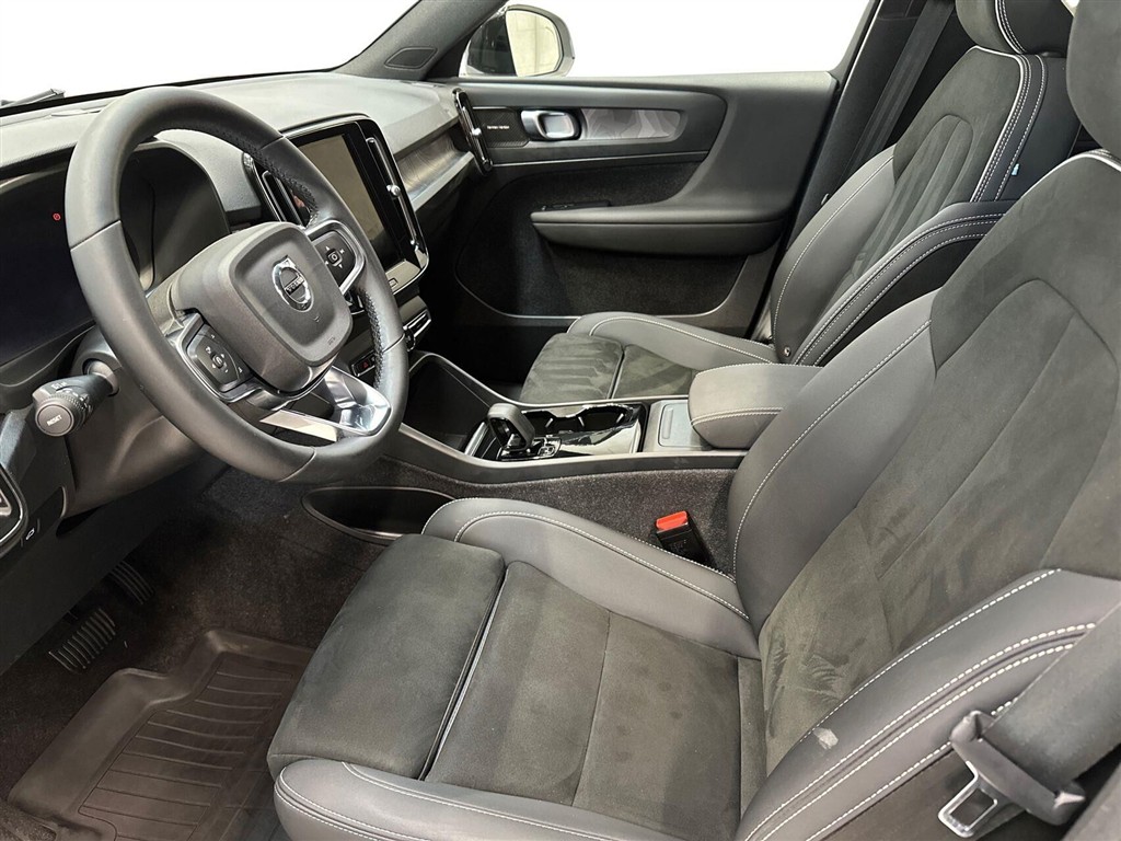 Volvo XC40 P6 Recharge Ultimate 231HK 5d Aut. - Image 4