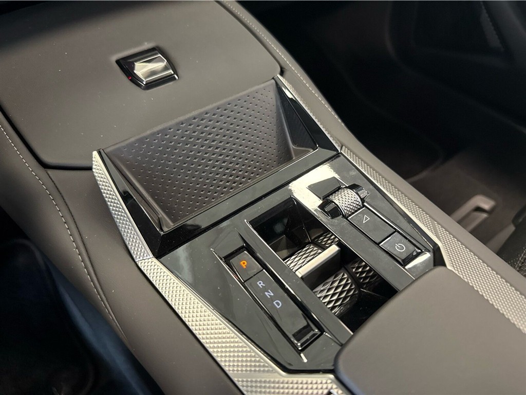 DS No4 EL Étoile Alcantara 210HK 5d Aut. - Image 18