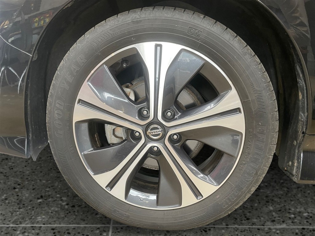 Nissan Leaf EL N-Connecta 40 kWh 150HK 5d Aut. - Image 4