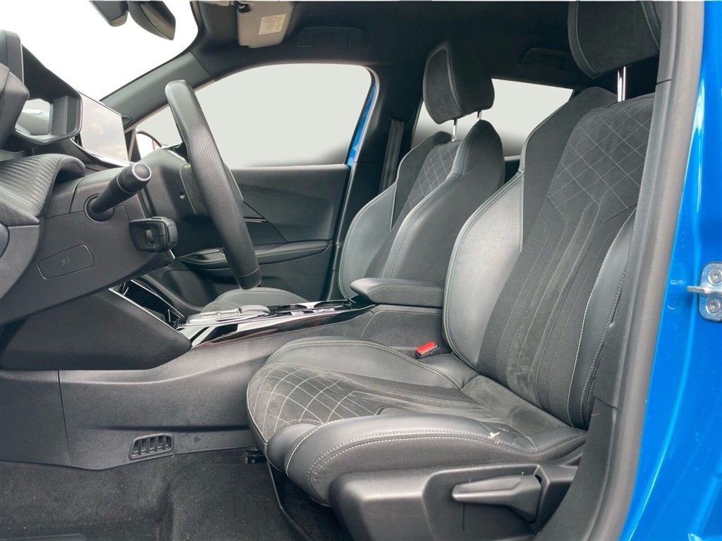 Peugeot e-2008 EL GT Premium 136HK 5d Aut. - Image 6