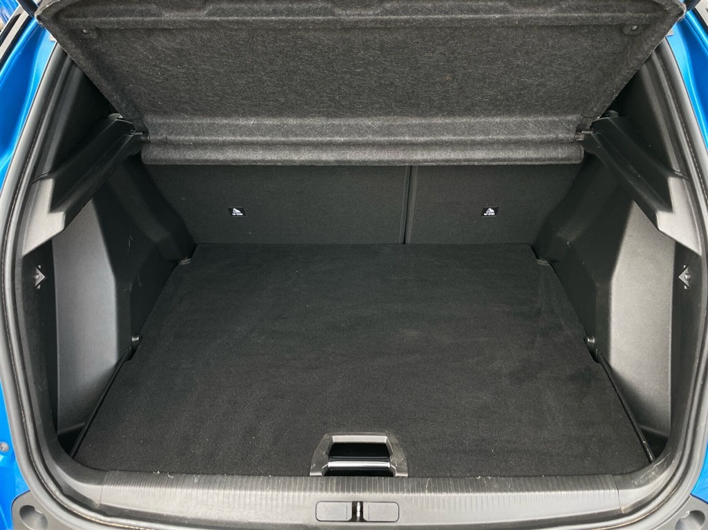 Peugeot e-2008 EL GT Premium 136HK 5d Aut. - Image 8