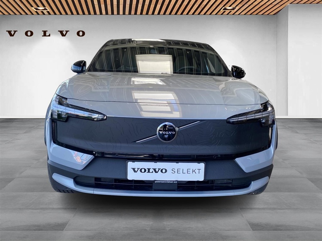 Volvo EX30 Cross Country P8 Twin Motor Performance Ultra AWD 428HK 5d Aut. - Image 9