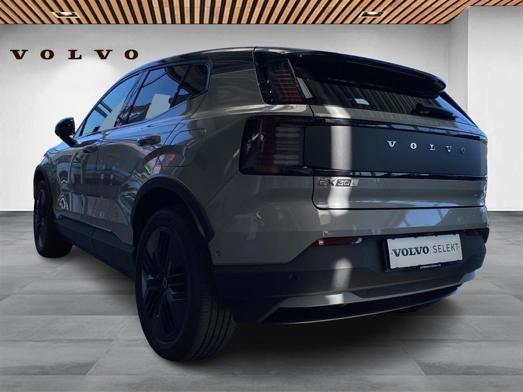 Volvo EX30 Cross Country P8 Twin Motor Performance Ultra AWD 428HK 5d Aut. - Image 2