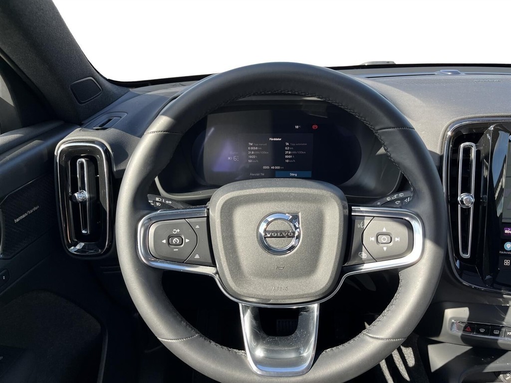Volvo EX40 Twin Motor Performance Ultra AWD 442HK 5d Aut. - Image 11