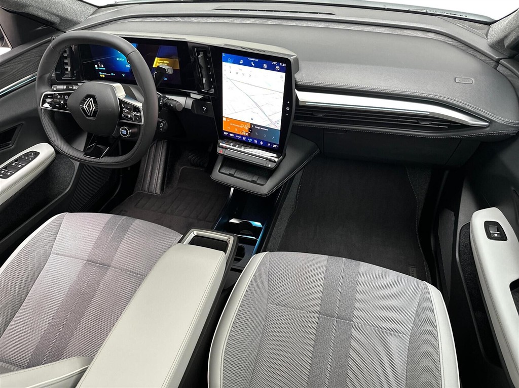 Renault Scénic E-TECH Iconic 220HK Aut. - Image 11