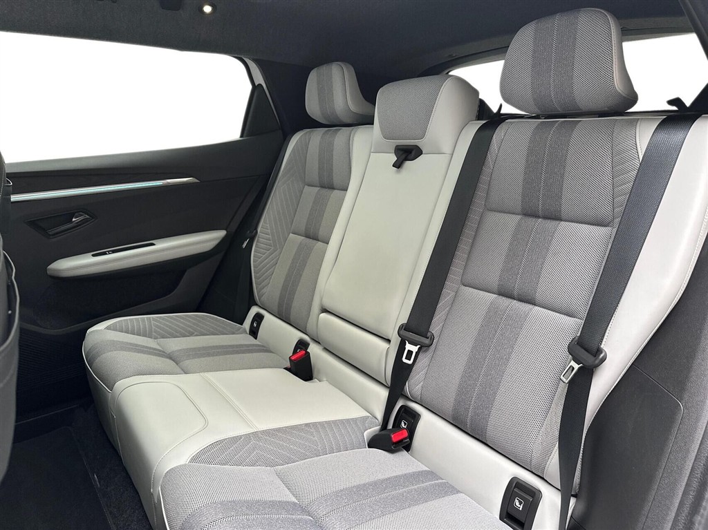 Renault Scénic E-TECH Iconic 220HK Aut. - Image 13