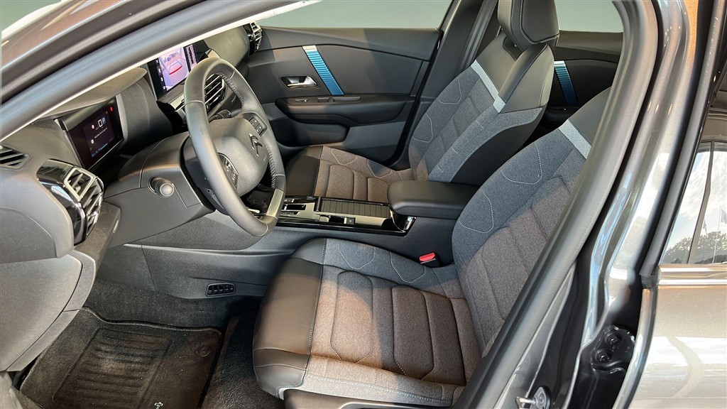 Citroën e-C4 X EL Feel Pack 136HK 5d Aut. - Image 6