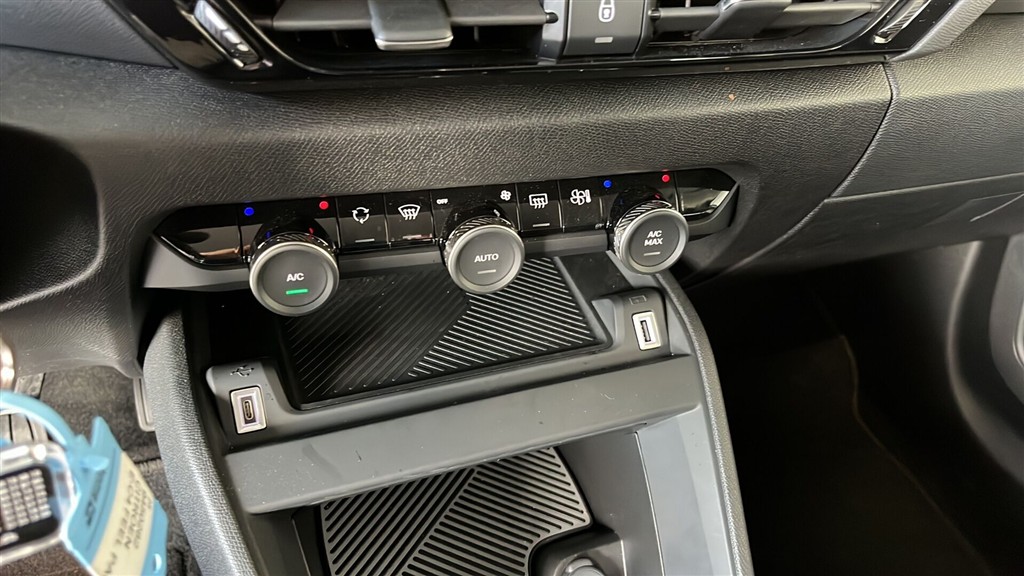 Citroën e-C4 X EL Feel Pack 136HK 5d Aut. - Image 10