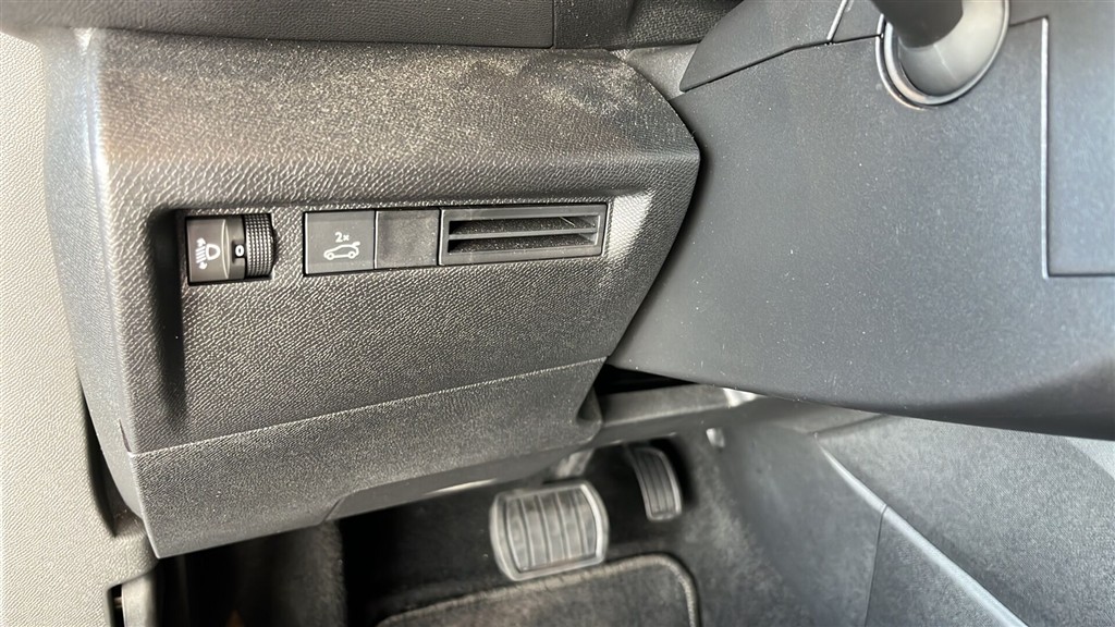 Citroën e-C4 X EL Feel Pack 136HK 5d Aut. - Image 14
