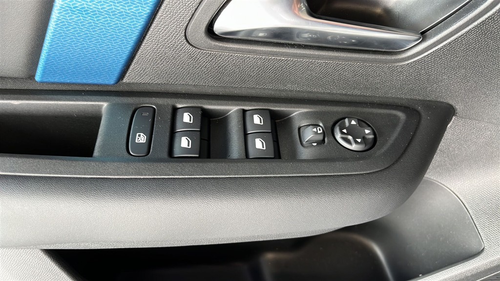 Citroën e-C4 X EL Feel Pack 136HK 5d Aut. - Image 15