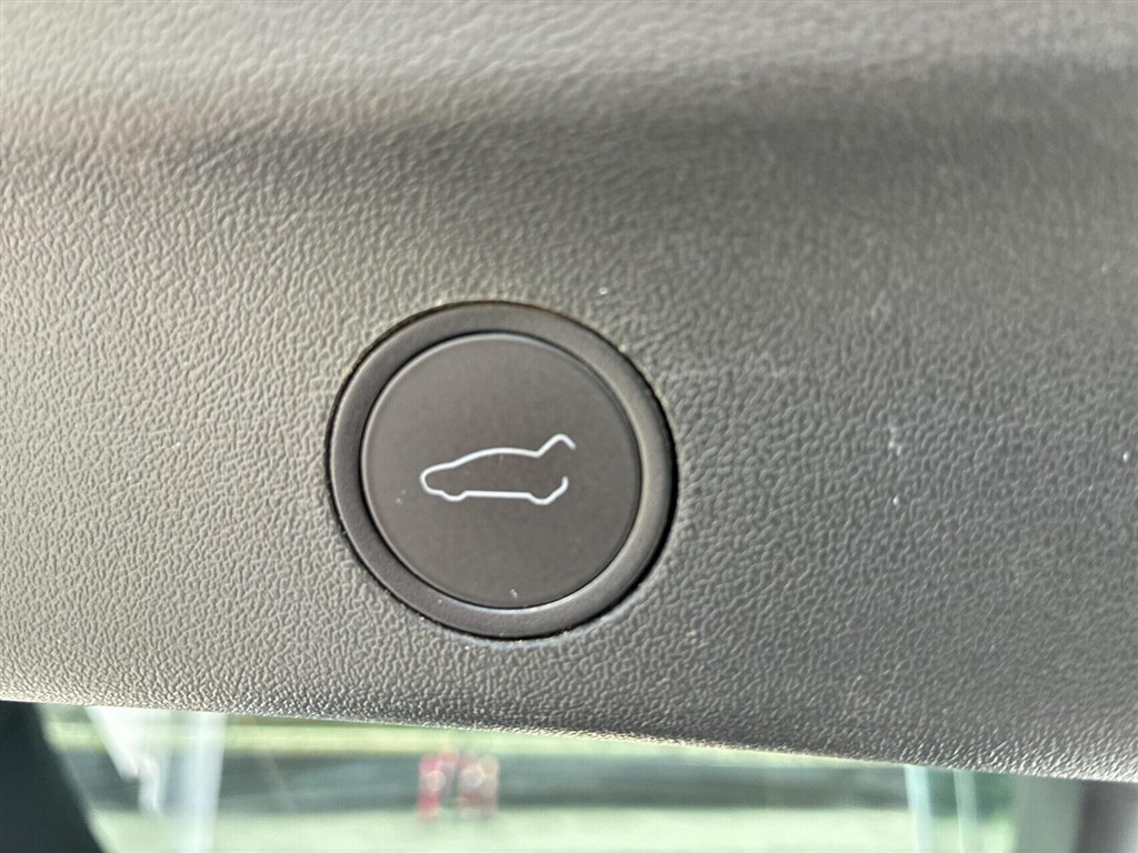 Tesla Model Y EL Long Range AWD 514HK 5d Aut. - Image 10