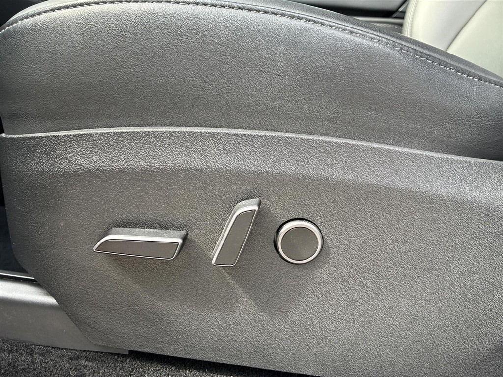 Tesla Model Y EL Long Range AWD 514HK 5d Aut. - Image 11