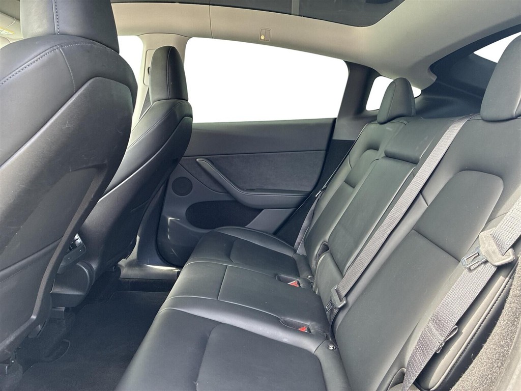Tesla Model Y EL Long Range AWD 514HK 5d Aut. - Image 5