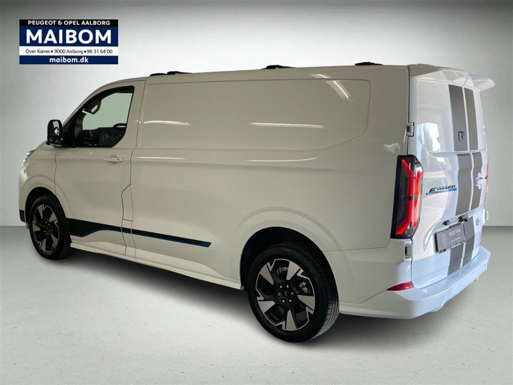 Ford E-Transit Custom 320 L1H1 EL Sport 218HK Van Aut. - Image 2