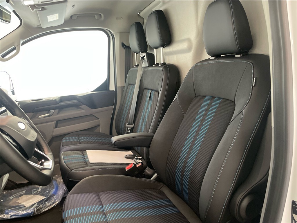 Ford E-Transit Custom 320 L1H1 EL Sport 218HK Van Aut. - Image 26