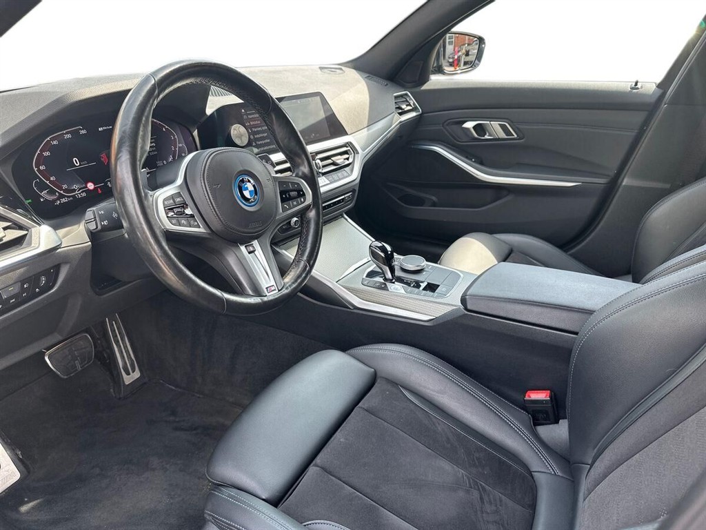 BMW 330e Touring 2,0 Plugin-hybrid M-Sport Steptronic 292HK Stc 8g Aut. - Image 9