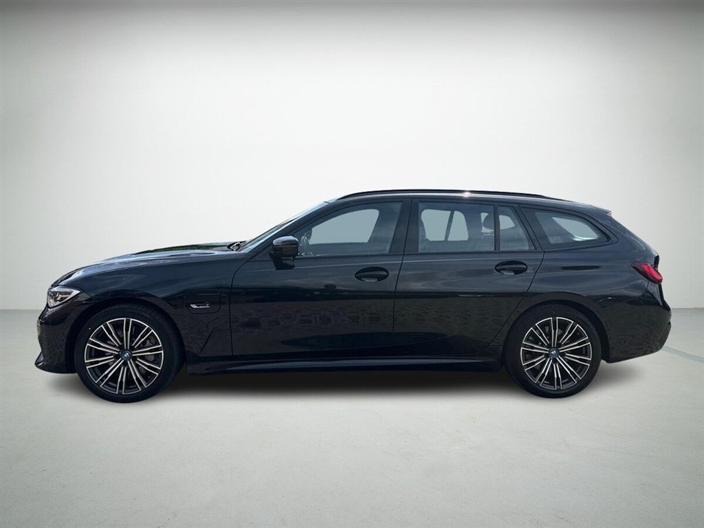 BMW 330e Touring 2,0 Plugin-hybrid M-Sport Steptronic 292HK Stc 8g Aut. - Image 3