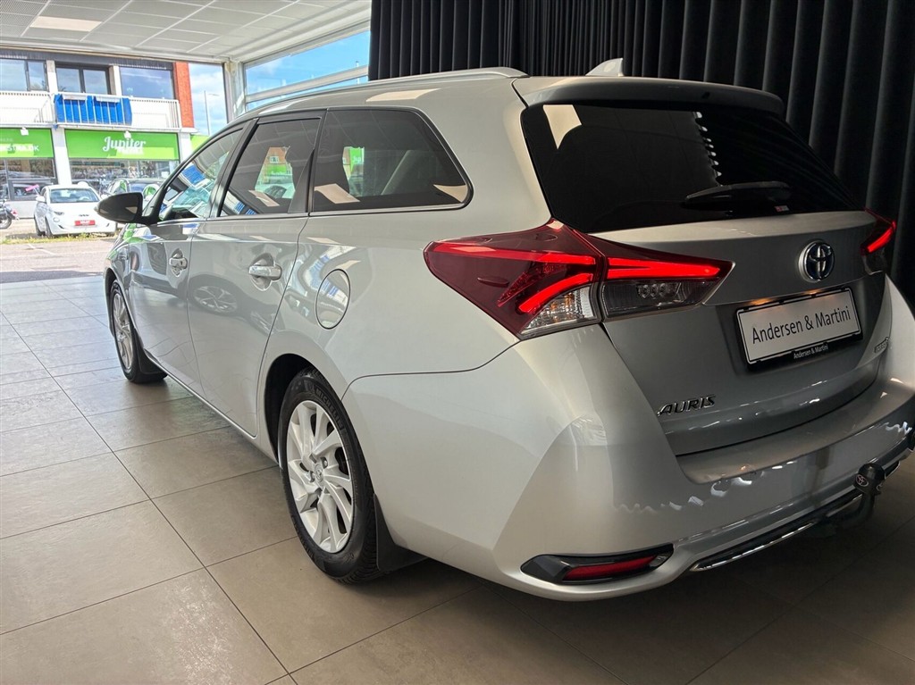 Toyota Auris Touring Sports 1,8 Hybrid H2 Comfort 136HK Stc Aut. - Image 3