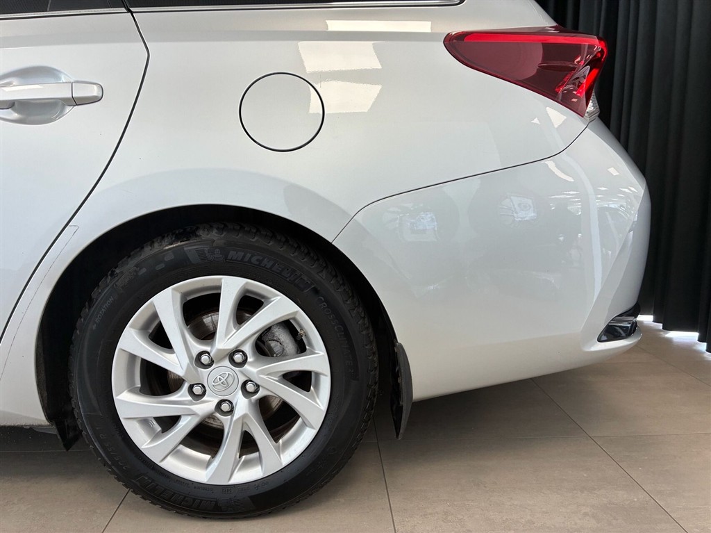 Toyota Auris Touring Sports 1,8 Hybrid H2 Comfort 136HK Stc Aut. - Image 4