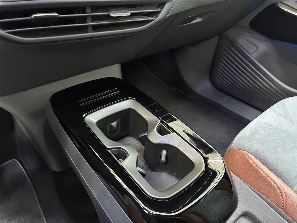 VW ID.4 EL Pro Performance 204HK 5d Aut. - Image 14