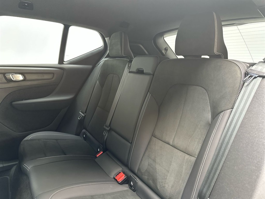 Volvo XC40 P8 Recharge Twin Ultimate AWD 408HK 5d Aut. - Image 7