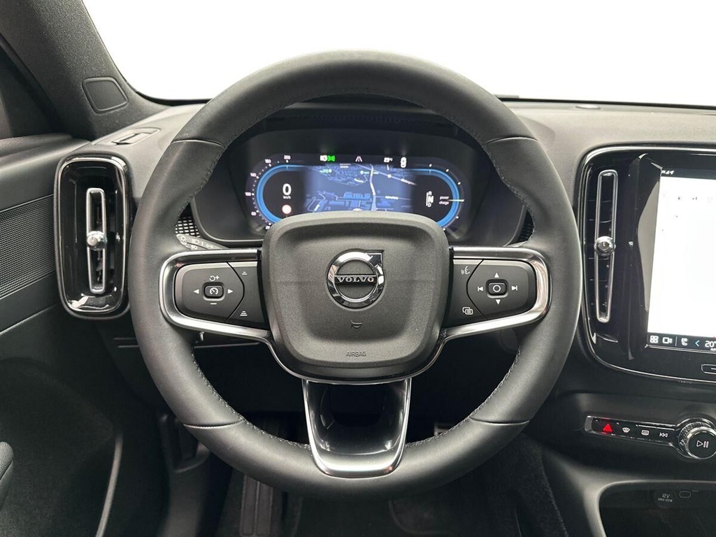 Volvo XC40 P8 Recharge Twin Ultimate AWD 408HK 5d Aut. - Image 11