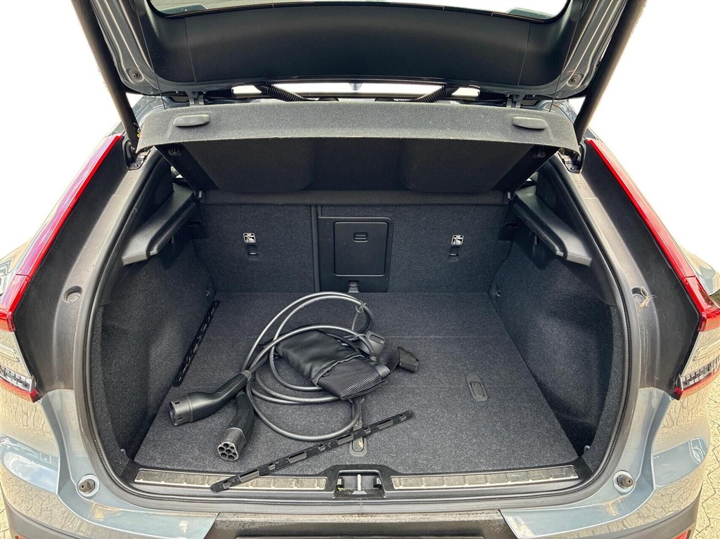 Volvo C40 P8 Recharge Twin Ultimate AWD 408HK 4d Aut. - Image 13