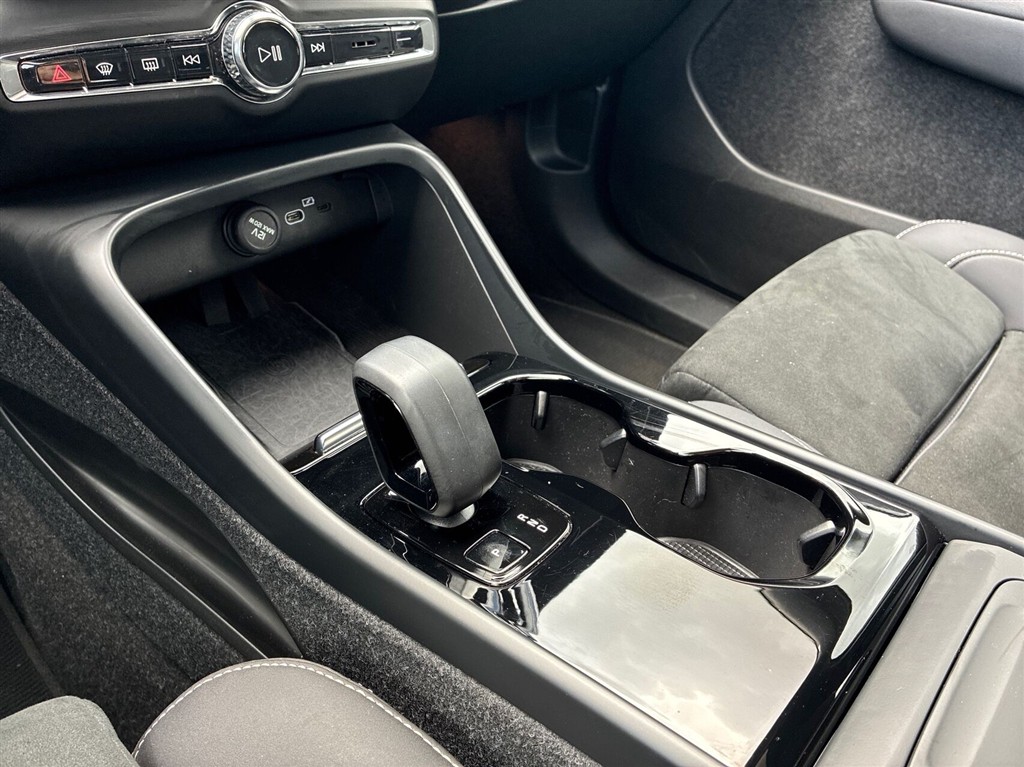 Volvo C40 P8 Recharge Twin Ultimate AWD 408HK 4d Aut. - Image 15