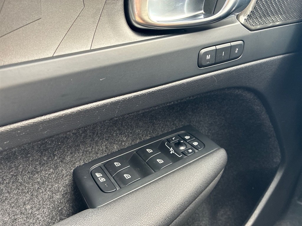 Volvo C40 P8 Recharge Twin Ultimate AWD 408HK 4d Aut. - Image 16
