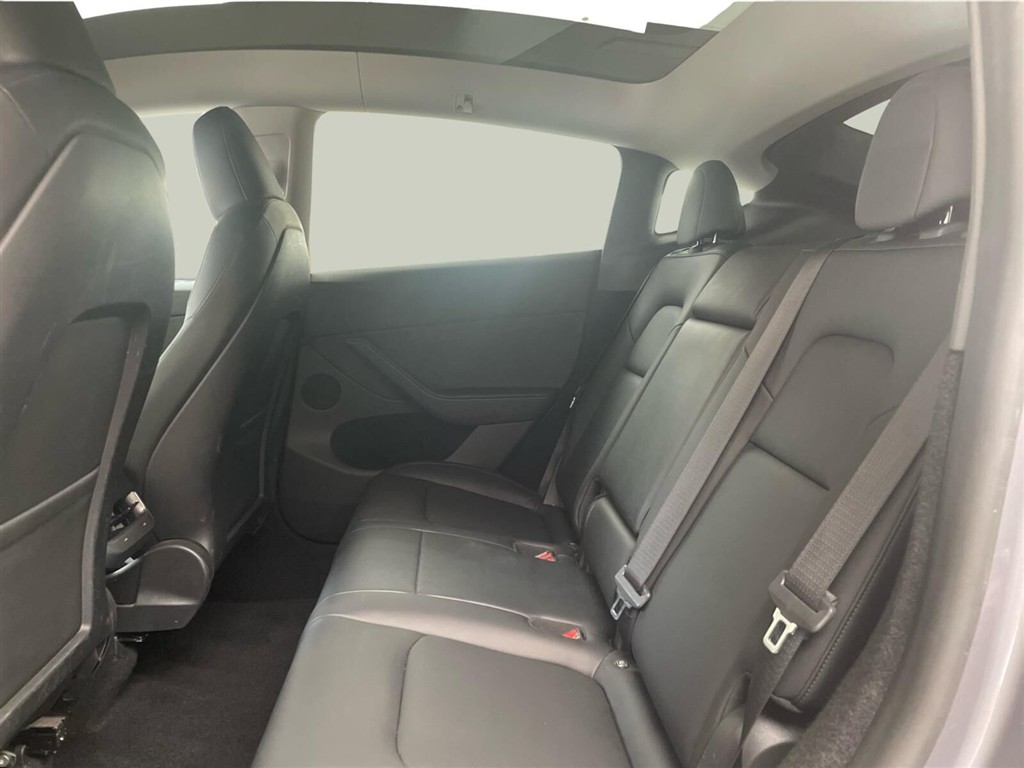 Tesla Model Y EL Long Range RWD 347HK 5d Aut. - Image 8