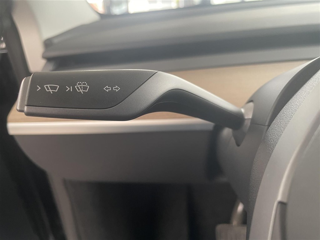 Tesla Model Y EL Long Range RWD 347HK 5d Aut. - Image 16