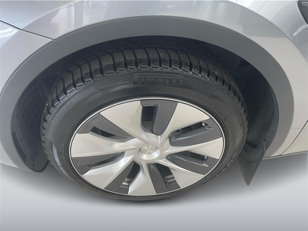 Tesla Model Y EL Long Range RWD 347HK 5d Aut. - Image 22