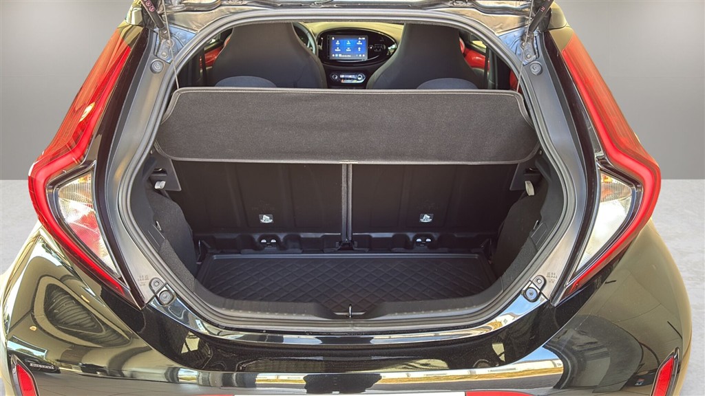 Toyota Aygo X 1,0 VVT-I Pulse Design 72HK 5d Aut. - Image 8