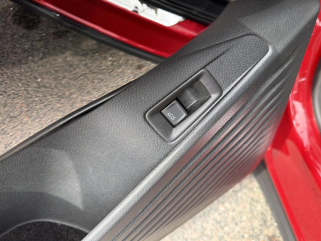VW ID.4 EL Pro Performance 204HK 5d Aut. - Image 13