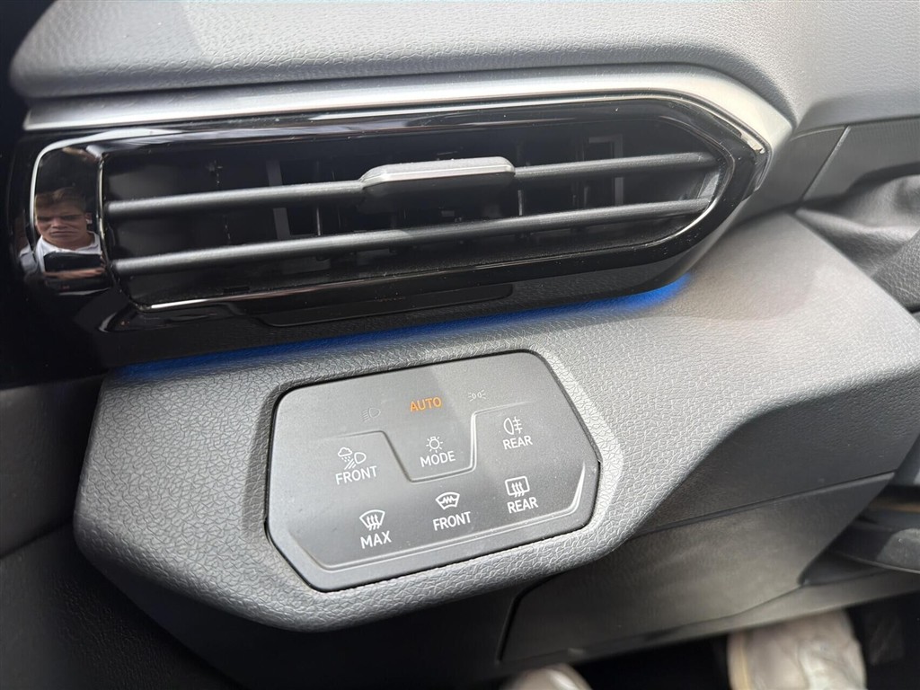 VW ID.4 EL Pro Performance 204HK 5d Aut. - Image 14
