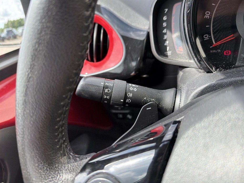 Toyota Aygo 1,0 VVT-I X-Clusiv X-Shift 72HK 5d Aut. - Image 15
