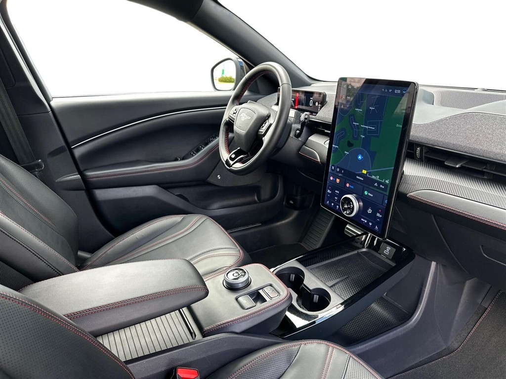 Ford Mustang Mach-E EL SR Premium AWD 269HK 5d Aut. - Image 10