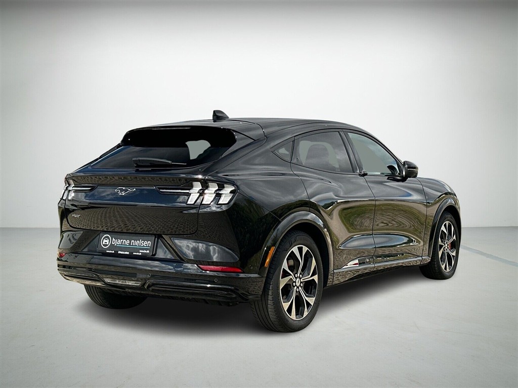 Ford Mustang Mach-E EL SR Premium AWD 269HK 5d Aut. - Image 2