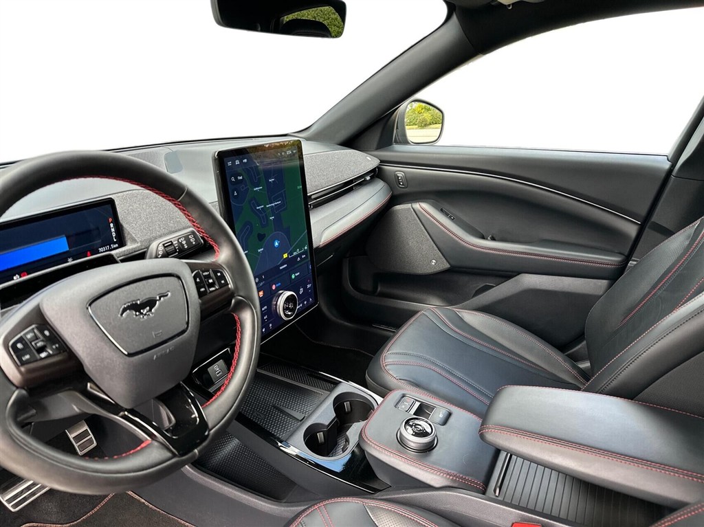 Ford Mustang Mach-E EL SR Premium AWD 269HK 5d Aut. - Image 3