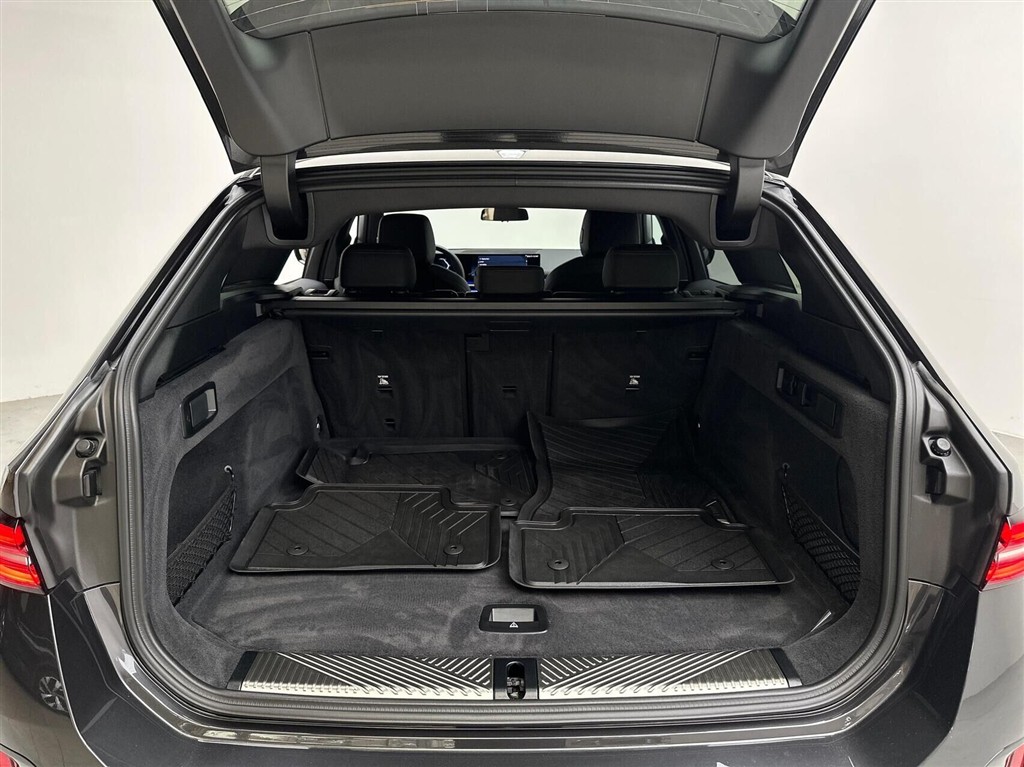 BMW i5 eDrive40 Touring EL M-Sport 340HK Stc Aut. - Image 14